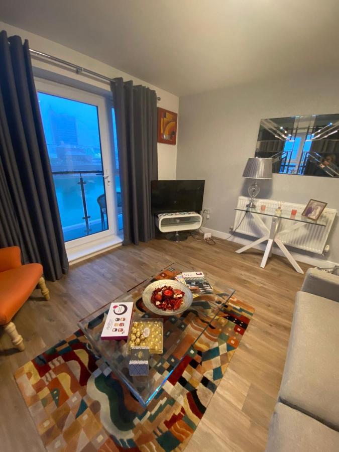 ניופורט Luxury Riverside 2 Bedroomed Apartment With Balcony מראה חיצוני תמונה