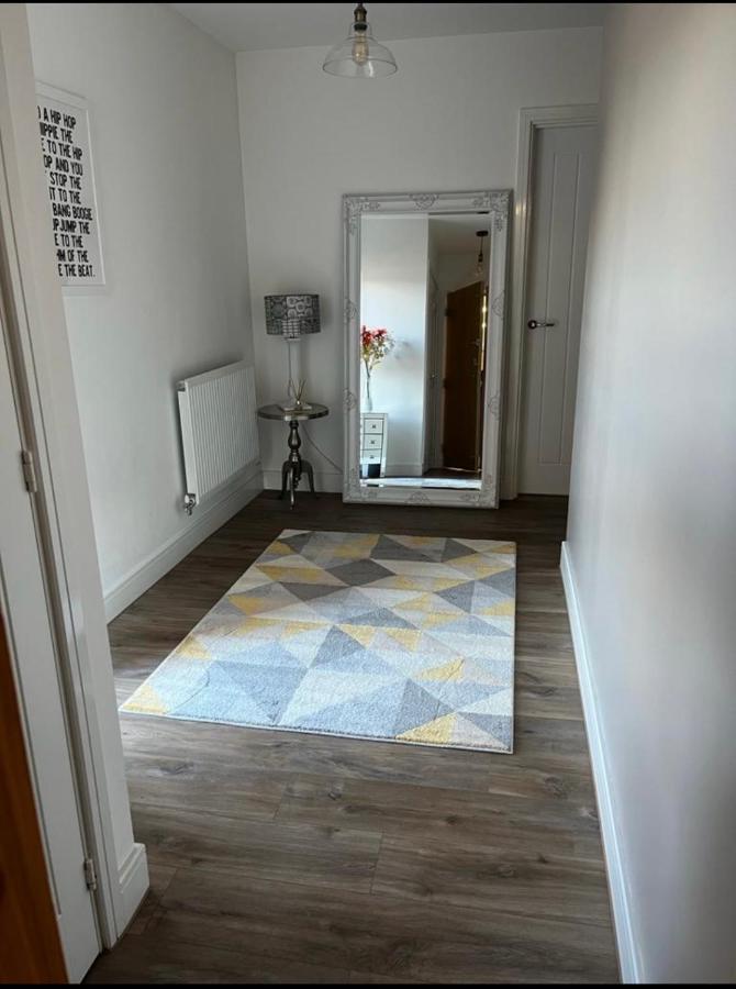 ניופורט Luxury Riverside 2 Bedroomed Apartment With Balcony מראה חיצוני תמונה